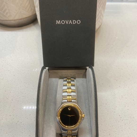 VINTAGE MOVADO MUSEUM WATCH CLASSIC- REDUCED!!! - Picture 4 of 14